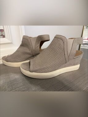 Sonoma Taupe Perforated Wedge Sandals
